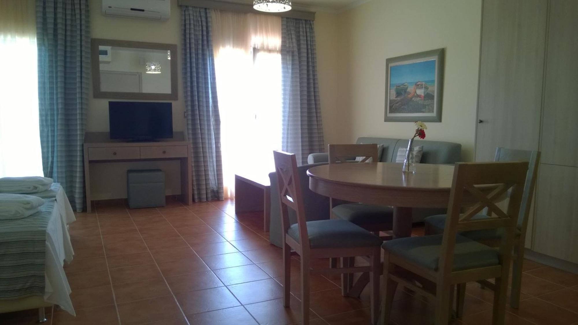 Sivota Gold Aparthotel Стая снимка