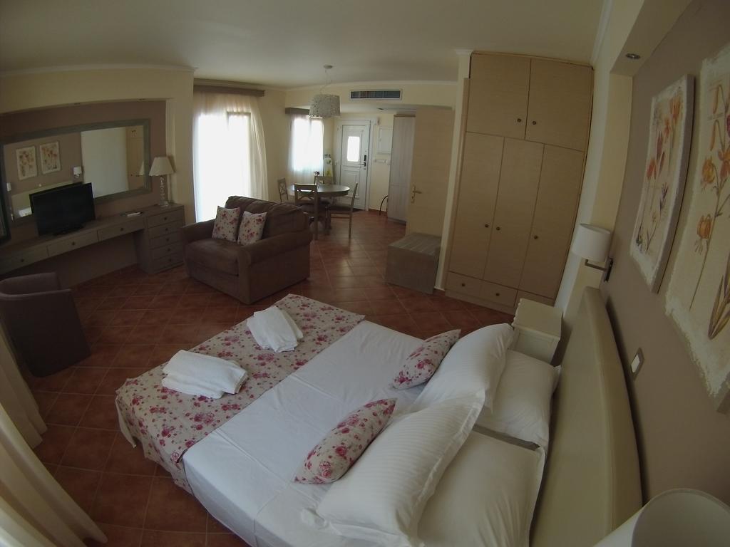 Sivota Gold Aparthotel Стая снимка