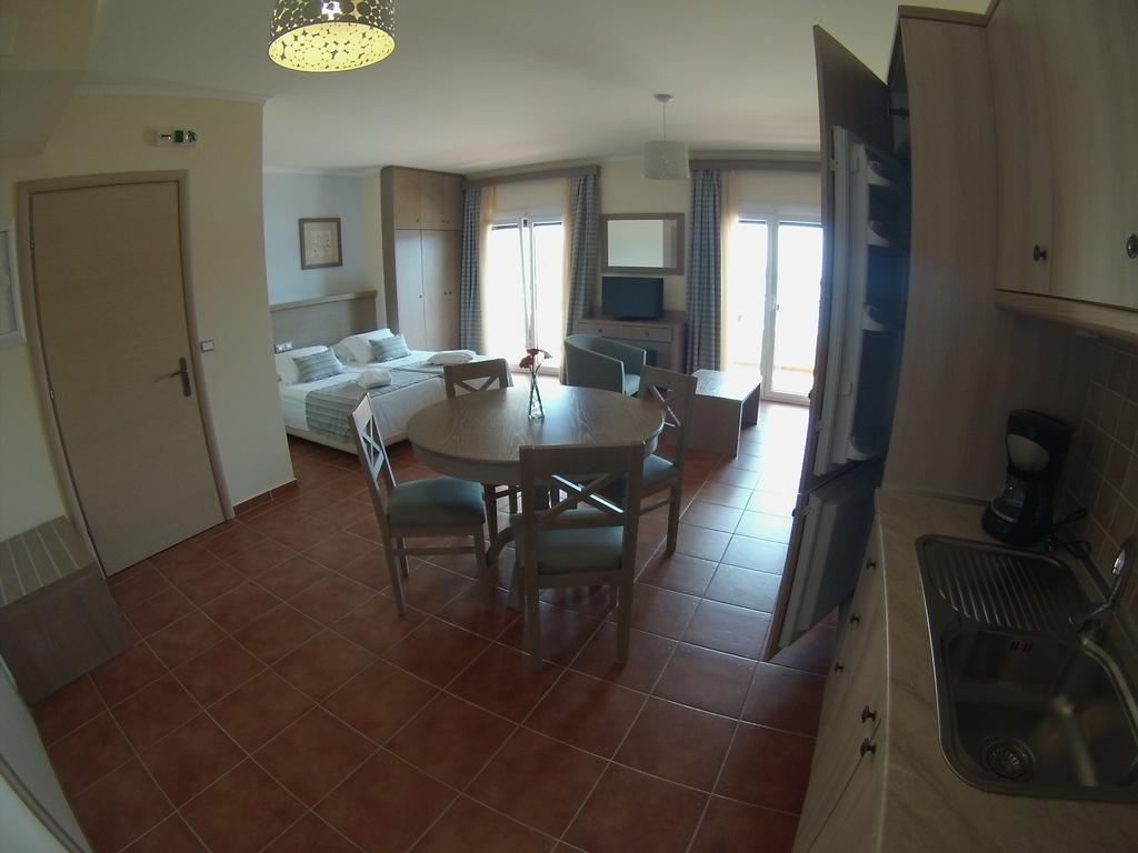 Sivota Gold Aparthotel Стая снимка