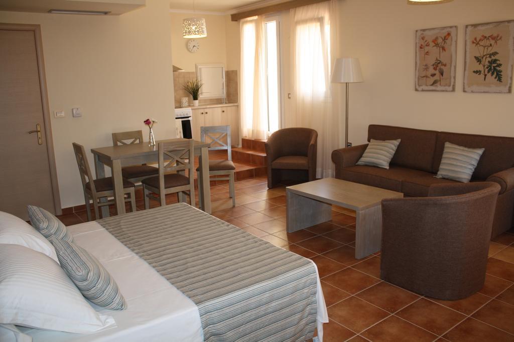 Sivota Gold Aparthotel Стая снимка